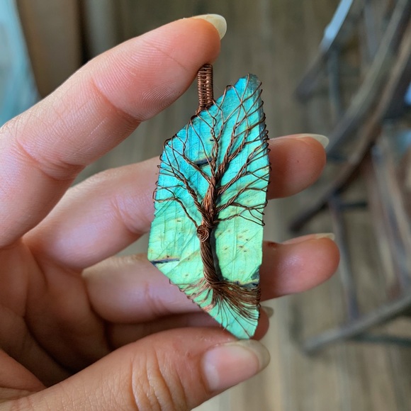 shannoellle Jewelry - Labradorite Wirewrap Pendant